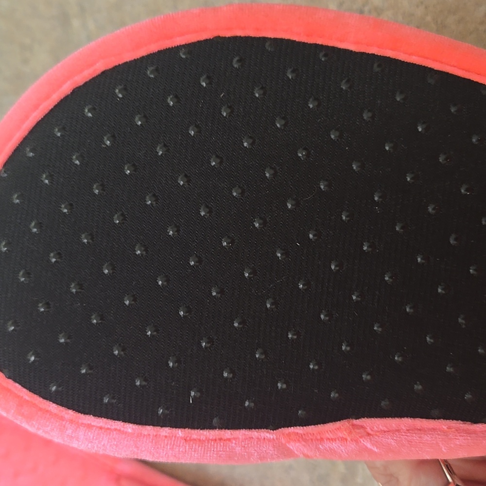 PINK Victoria's Secret Pink Logo Velvety Plush Slide Slippers - Picture 4 of 5